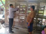 Kapolsek Pasir Penyu Dorong Penguatan Ketahanan Pangan, Bhabinkamtibmas Sambangi Peternak Ayam Kampung di Pasir Bongkal