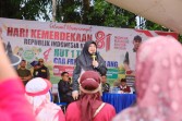 Di Tengah Car Free Day Tualang, Bupati Afni Ajak Warga Cegah Karhutla