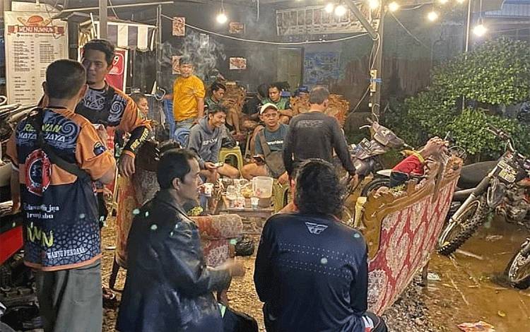 Relawan Gabungan di Tamiang Layang Siaga Banjir Kiriman Mulai Masuk Desa Magantis