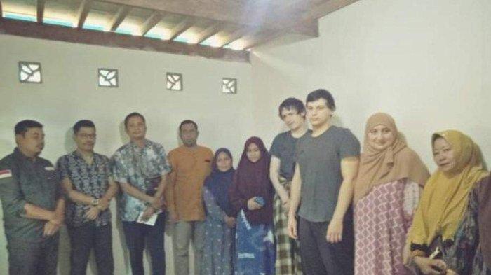 Bikin Terharu, Bule Prancis Ingin Nikahi Gadis Desa di Polman, Berawal Sering Berkunjung ke Masjid