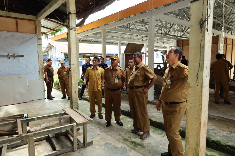 Tinjau Pasar Sialang Sakti Sekda Siak Terima Keluhan Kesah Pedagang