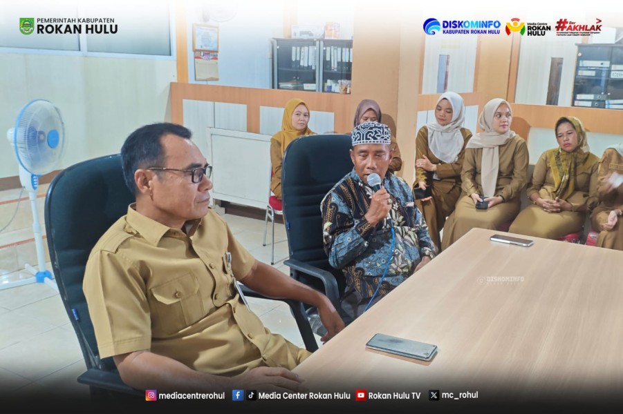 *Penuh Haru, Diskominfo Rohul Gelar Acara Perpisahan Dan Purna Bakti Sekretaris Diskominfo H. Agus Salim.*