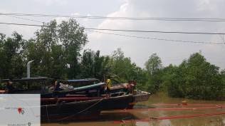 PLN Lakukan Langkah Cepat Perbaiki Tiang Listrik Roboh di Desa Sungai Semut, Makarti