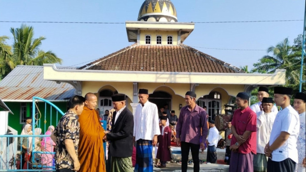 Belajar Toleransi pada Momen Idulfitri di Desa Kalimanggis