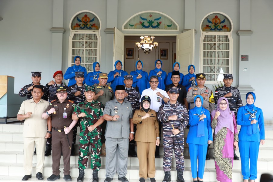 Lanal Dumai Gelar Bakti Sosial, Bupati Afni Sebut Wujud Sinergi Pemkab dan TNI