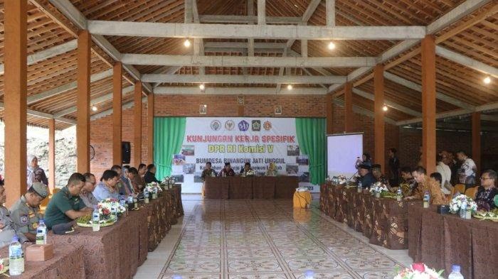Dukung Pengembangan Desa di Kulon Progo, Komisi V DPR RI Kunjungi BUMDes Jati Unggul