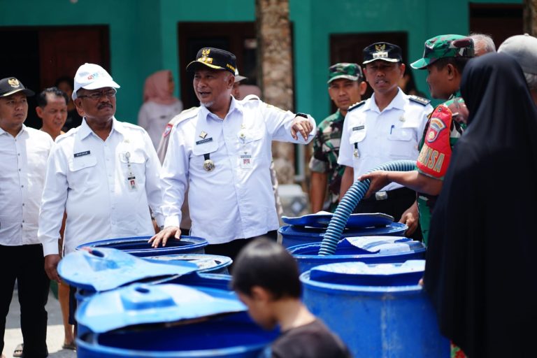 Atasi Kekeringan, Warga Desa Kalimulyo Dapat Bantuan Air Bersih