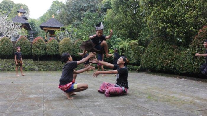 Tujuh Permainan Tradisional Desa Pedawa Direkonstruksi