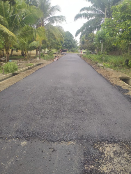 Kades Sontang Aspal jalan lingkungan tanpa dana APBD dan DD