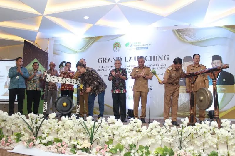 Pemkab Ketapang luncurkan satu desa lindungi 100 pekerja rentan
