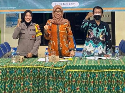 Wujudkan Kekompakan Dengan Perangkat Desa Bhabinkamtibmas Sambang Desa Binaan