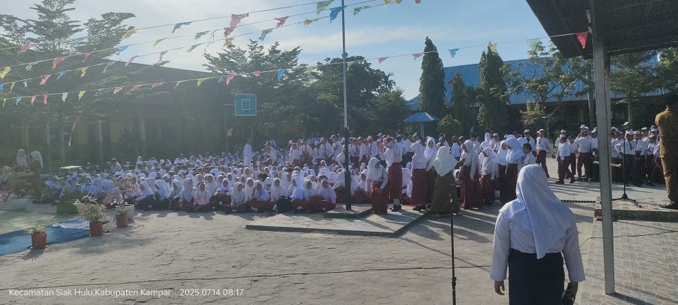 Hari Pertama Masuk Sekolah, SMP Negeri 1 Siak Hulu Sambut Siswa Baru dengan Penuh Semangat