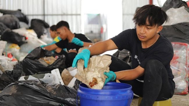 Cerita Pemuda Desa Bojonegoro Sukses Ubah Sampah Jadi Tepat Guna