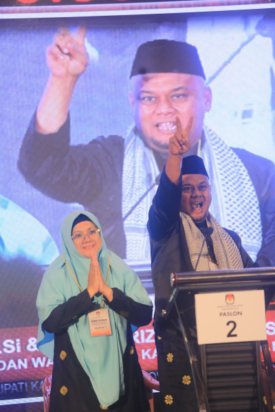Dr.Afni Menyala di Debat Pilkada Siak, Ungkap Data Pengangguran dan Kemiskinan
