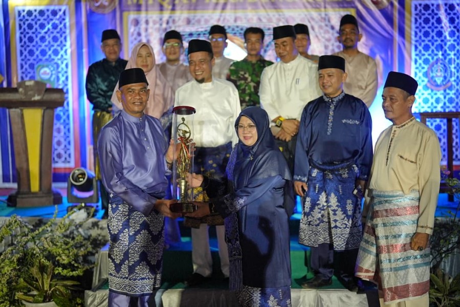 BUKA MTQ BUNGA RAYA, BUPATI AFNI: EFISIENSI ANGGARAN TIDAK BOLEH JAUHKAN KITA DARI AL-QUR'AN