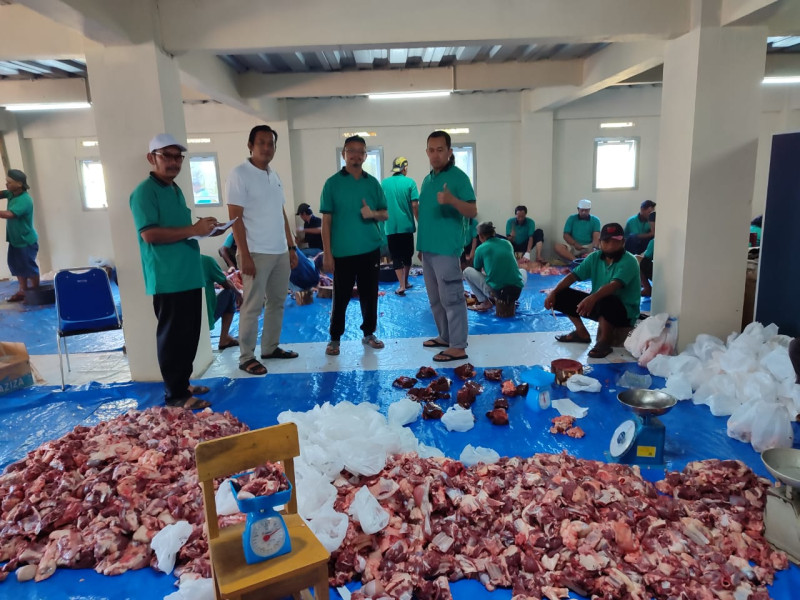 Maknai Idul Adha, Desa Sindangkasih Potong 53 Kambing dan 2 Sapi