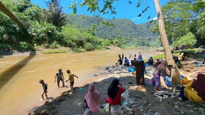 Sehari Setelah Lebaran, Orang Beramai-ramai Datangi Wisata di Desa Nateh