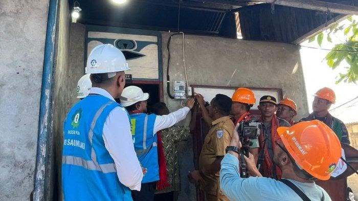PLN Terangi 202 Desa di Maluku, Jadi Pendorong Ekonomi dan Harapan