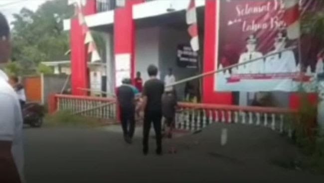 Heboh Warga Segel Kantor Desa di Sulut gegara Kades Tak Pernah Bawa Sambutan