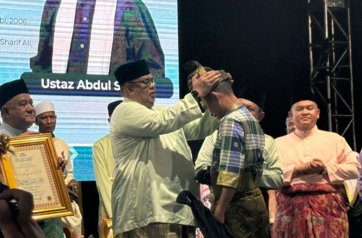 UAS Dapat Anugerah Murabbi Nusantara (Penghargaan Tertinggi) dari Kerajaan Negeri Melaka