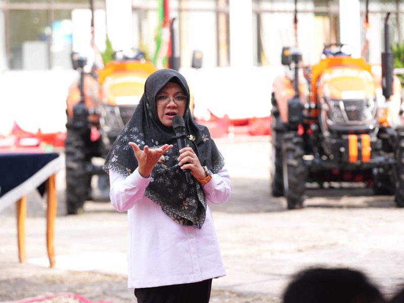 Siak Terima 20 Traktor Roda 4 Bupati Afni: Ini Janji Kementan, Dorong Modernisasi Pertanian