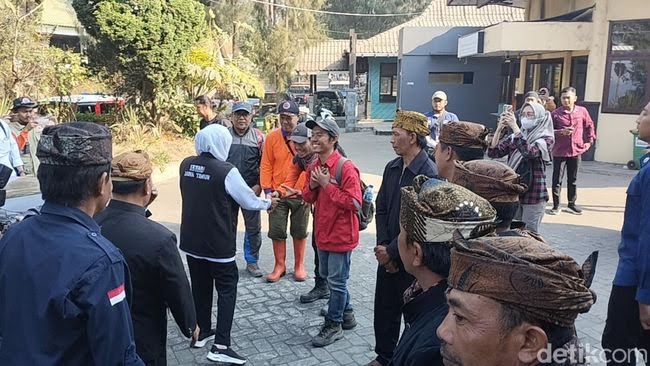 Kebakaran Bromo Picu Krisis Air Bersih 6 Desa di Sukapura Probolinggo