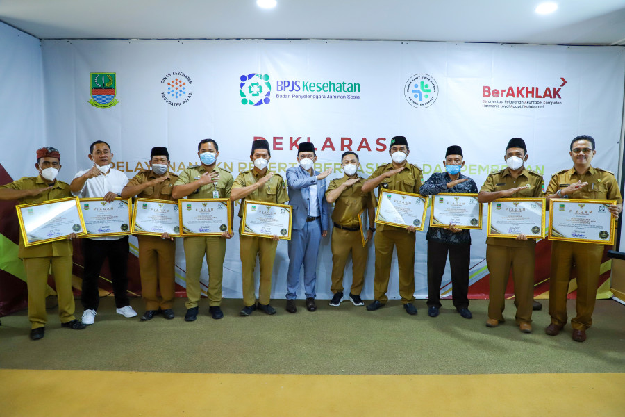 Pemkab Bekasi Beri Penghargaan 10 Desa dengan Kepesertaan JKN Tertinggi