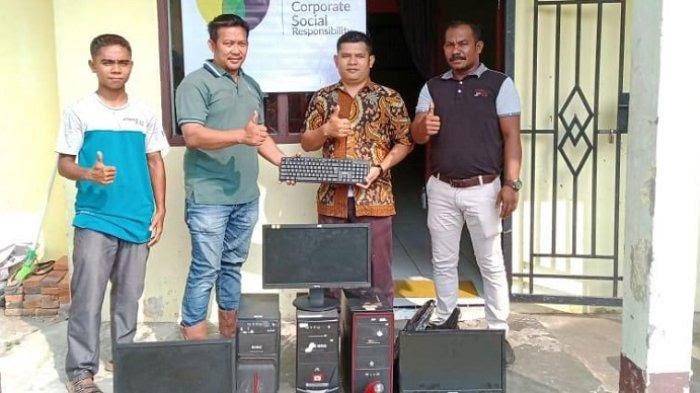Desa Bayeun Aceh Timur Terima HIbah 3 Komputer dari Pabrik Kelapa Sawit PT Koperasi Primajasa