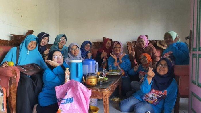 Alumni SMAN 5 Malang Berbagi Daging Kurban di Desa Patok Picik Kecamatan Wajak