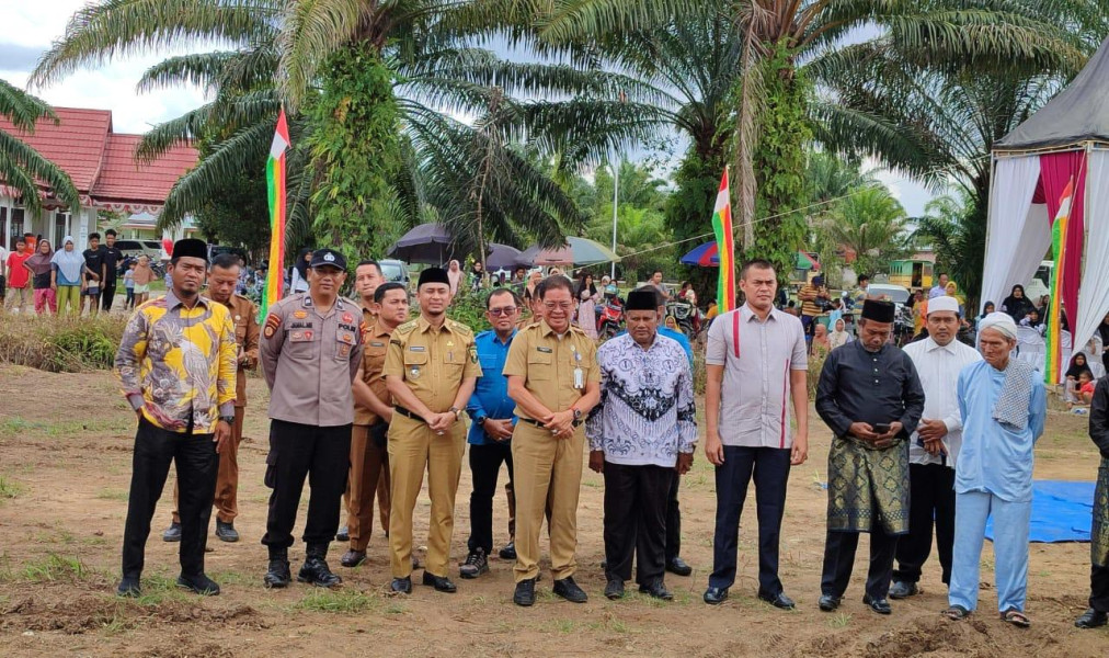 Kadis pendidikan rohul Apresiasi zulfahrianto Kades Sontang Bangun gedung uptd pendidikan kecamatan bonai darusalam Gunakan Dana Pribadi