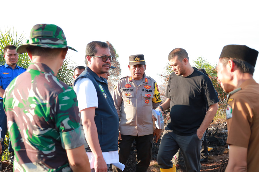 PJ Bupati dan Dandim 0105 Pantau Karhutla di Desa Deah, Pastikan Api Tak Merembet ke Pemukiman Warga
